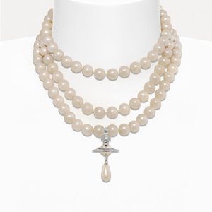 Auth-Vivienne Westwood Three row pearl drop choker